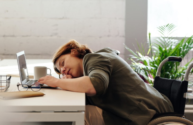 Forgetfulness sleep at the desk