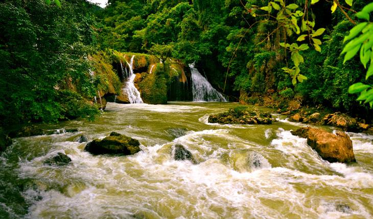 SEMUC CHAMPEY waterfall