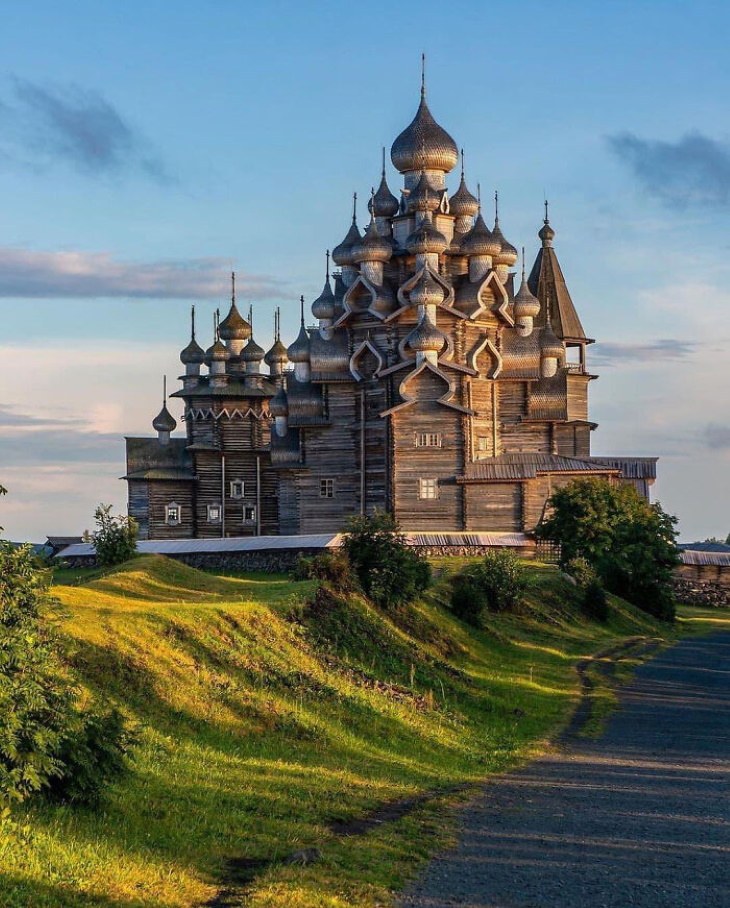 Castles Wooden Church On Kizhi Island, Russia, Builts Without Nails