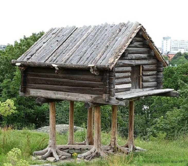 Unusual Buildings, Sami Storehouse