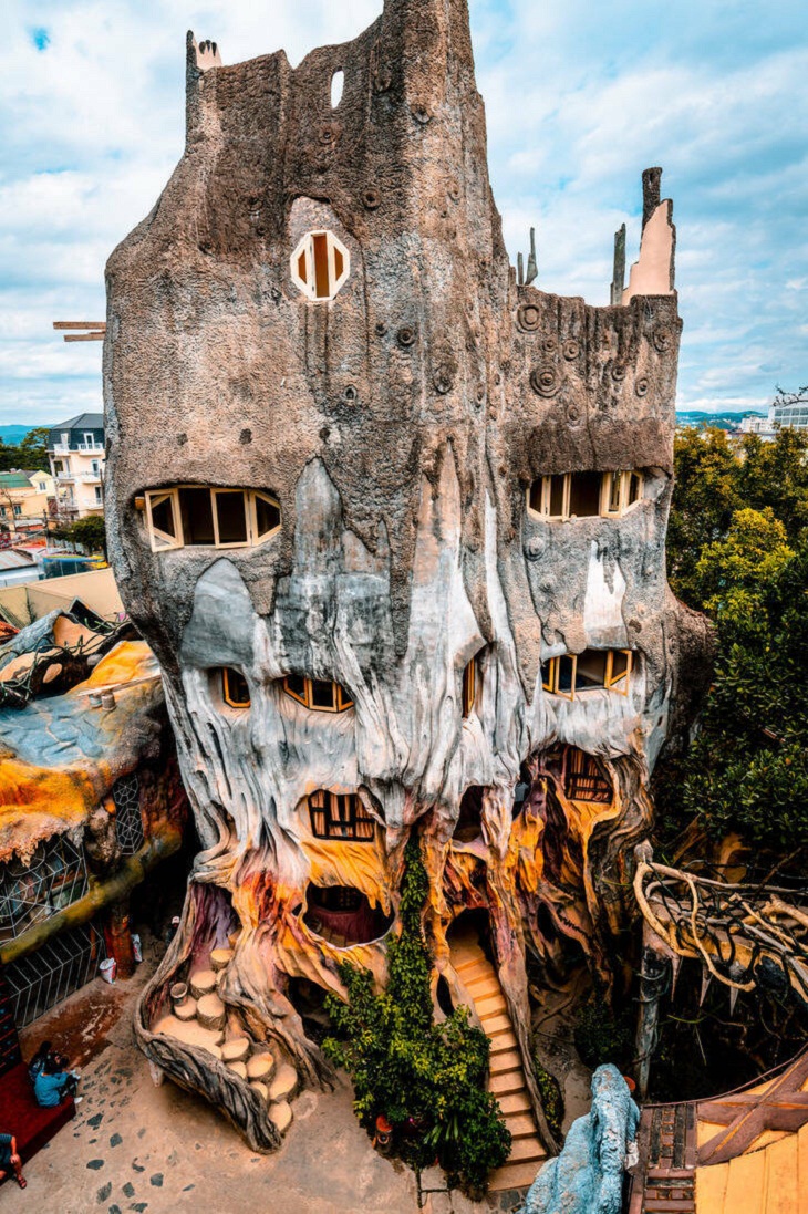 Unusual Buildings, Vietnam's 'Crazy House'