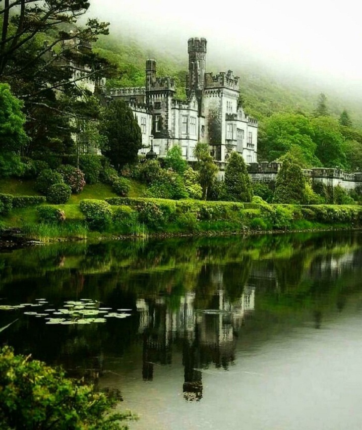  Architectural Wonders, Kylemore Abbey