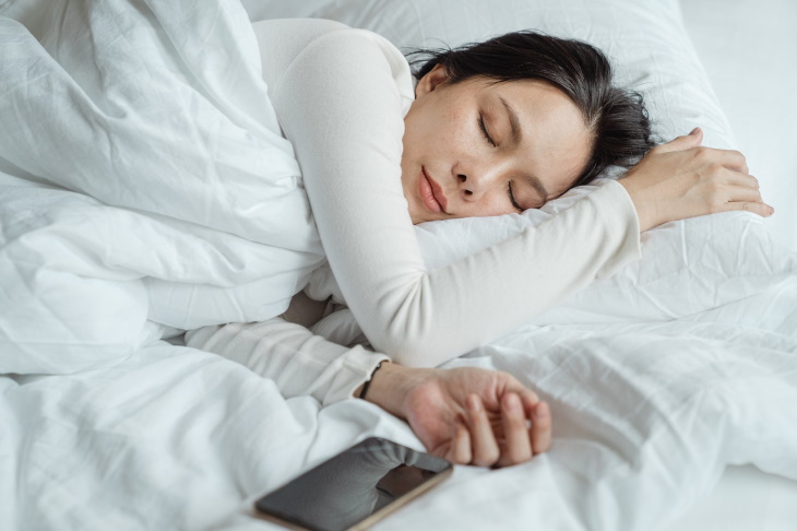 Punctuality Tips sleeping woman