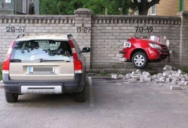Driving Fails, wall 