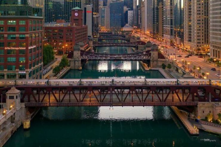 Stunning Bridges & Roads bridges in downtown Chicago