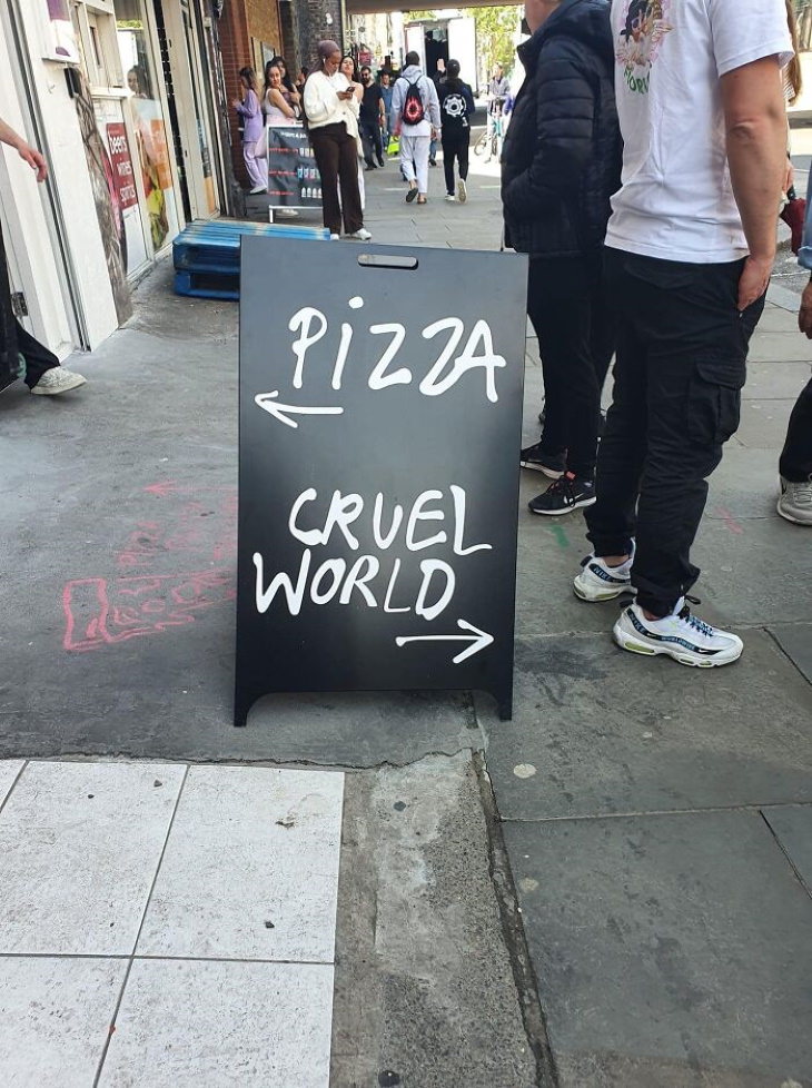 Hysterical Signs pizza