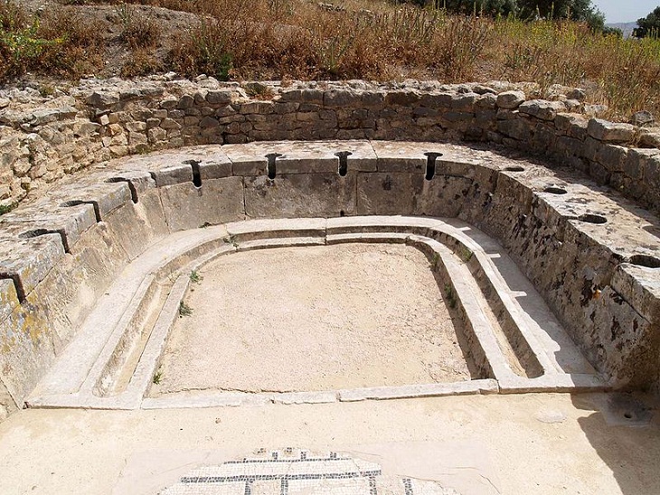 History's Most Absurd Taxes, Ancient Roman latrinae in Tunisia