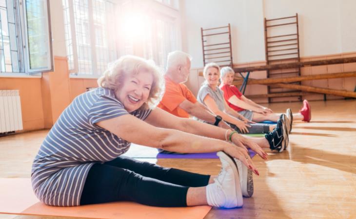 seniors exercise - seniors stretching 