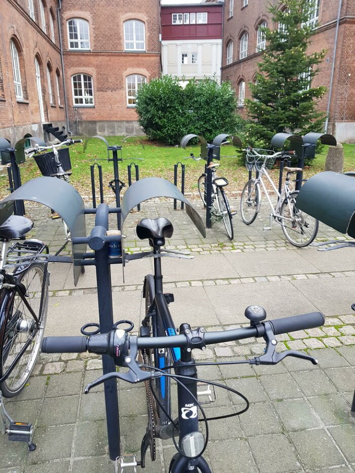 Arquitetura inclusiva cobertura para selim de bicicletas