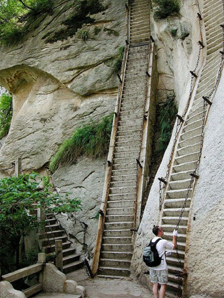 Architecture Fails, Mount Hua hike