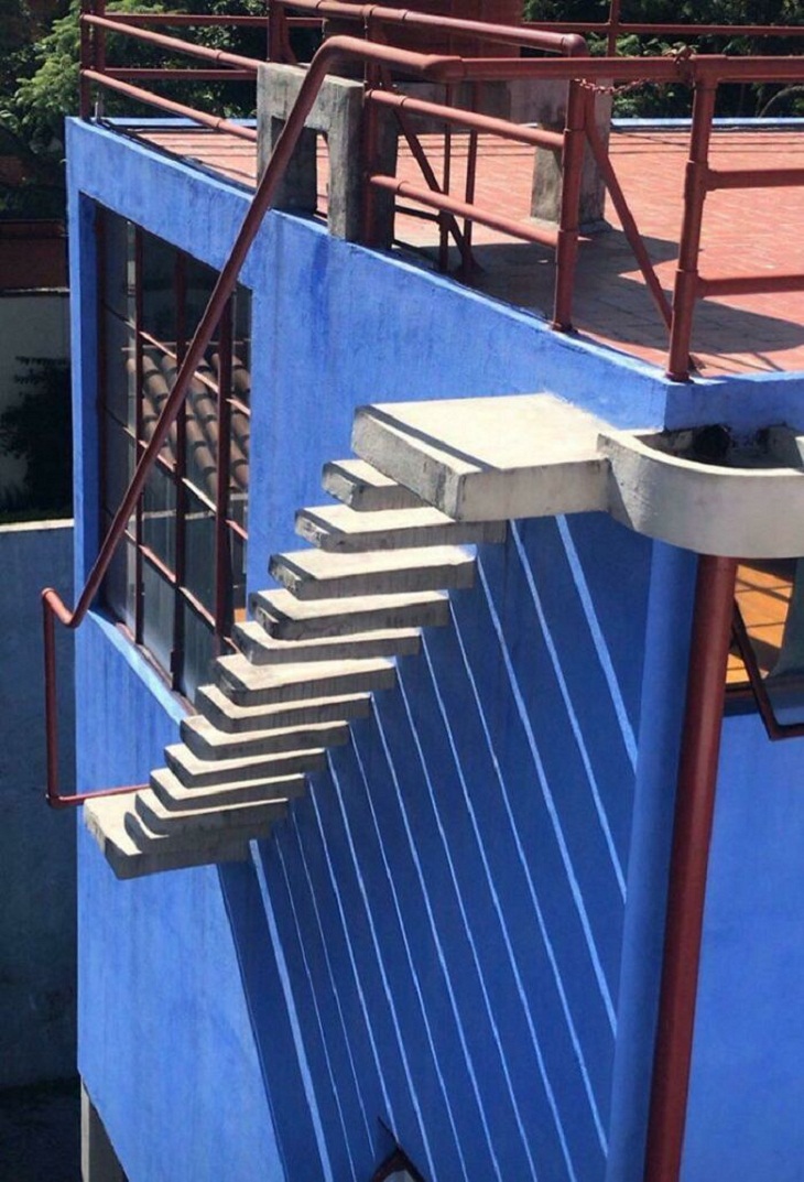 Architecture Fails, stairs