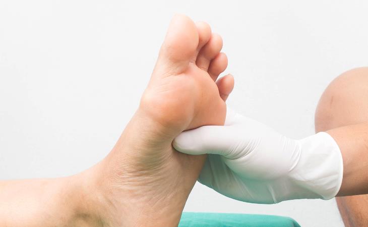foot examination 