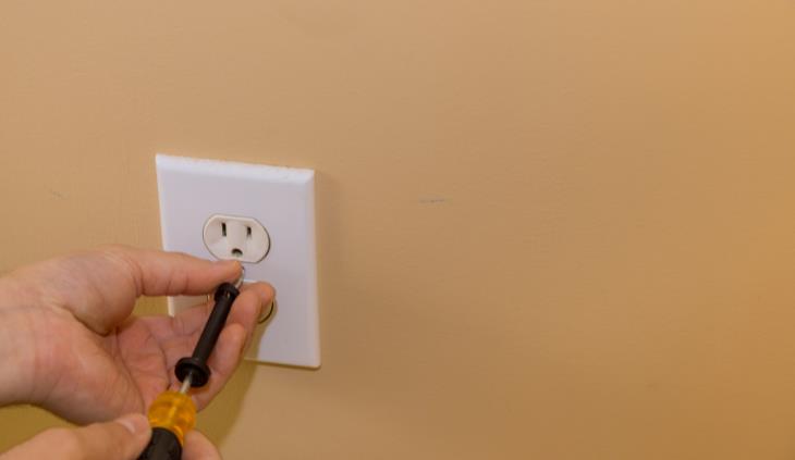 Painting plastic outlet covers - unscrewing the covers