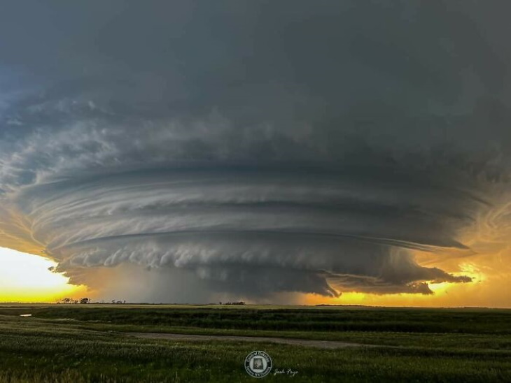 Photos of Storms A storm forming near Glenburn, in North Dakota