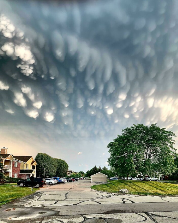 Photos of Storms Mammatus clouds
