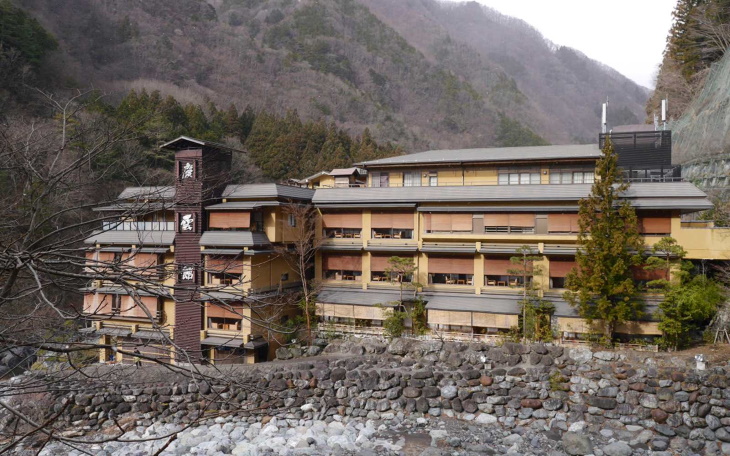 Unbelievable Facts Nishiyama Onsen Keiunkan in Japan