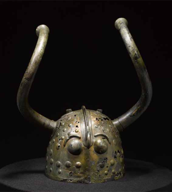 ancient helmets - 6. Bronze Age Horned Helmet