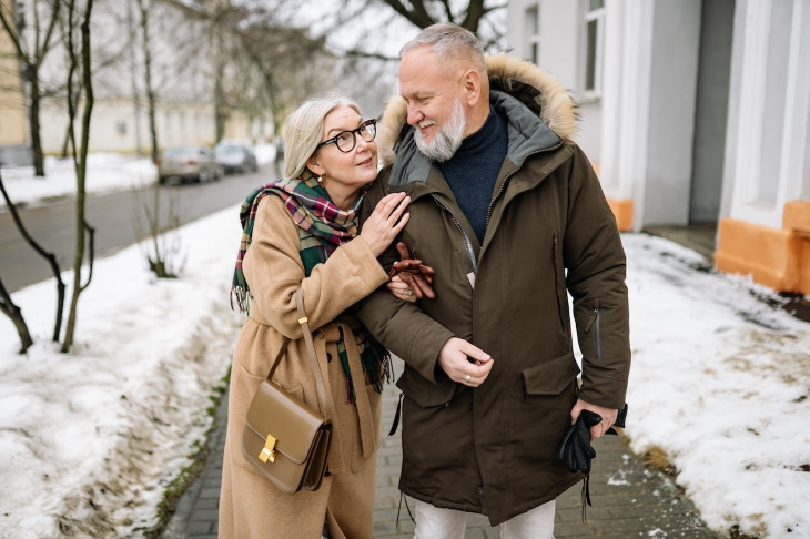 Arthritis Winter Flareups elderly couple on a walk