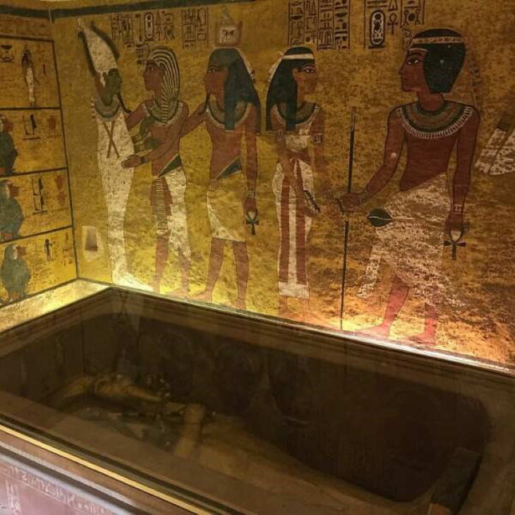 Historical Facts King Tutankhamun's Tomb (1,332 BC)