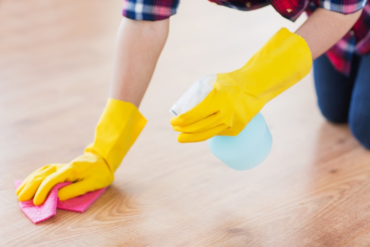 Removing Scratches on Wood cleaning floor