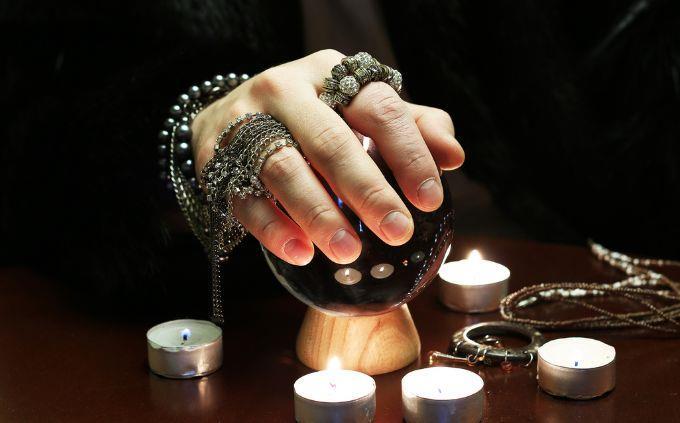 Which fairy tale profession is right for you: Hand of a fortuneteller