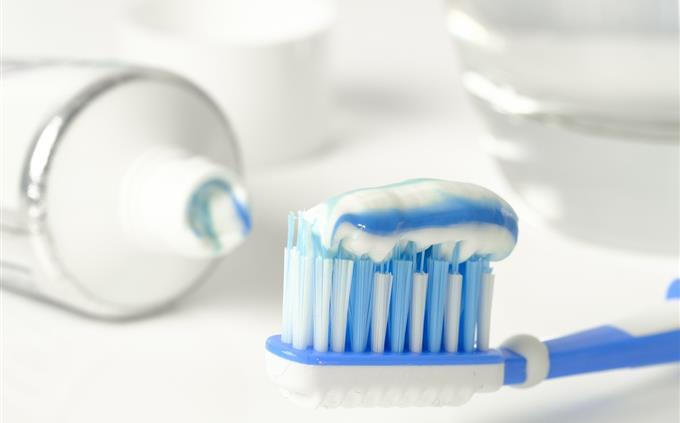 Additional uses test: toothbrush and toothpaste