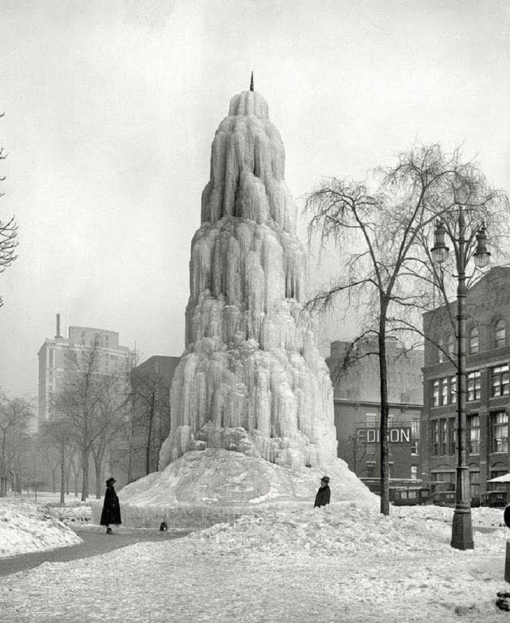 History in Pictures, frozen fountain in Detroit,