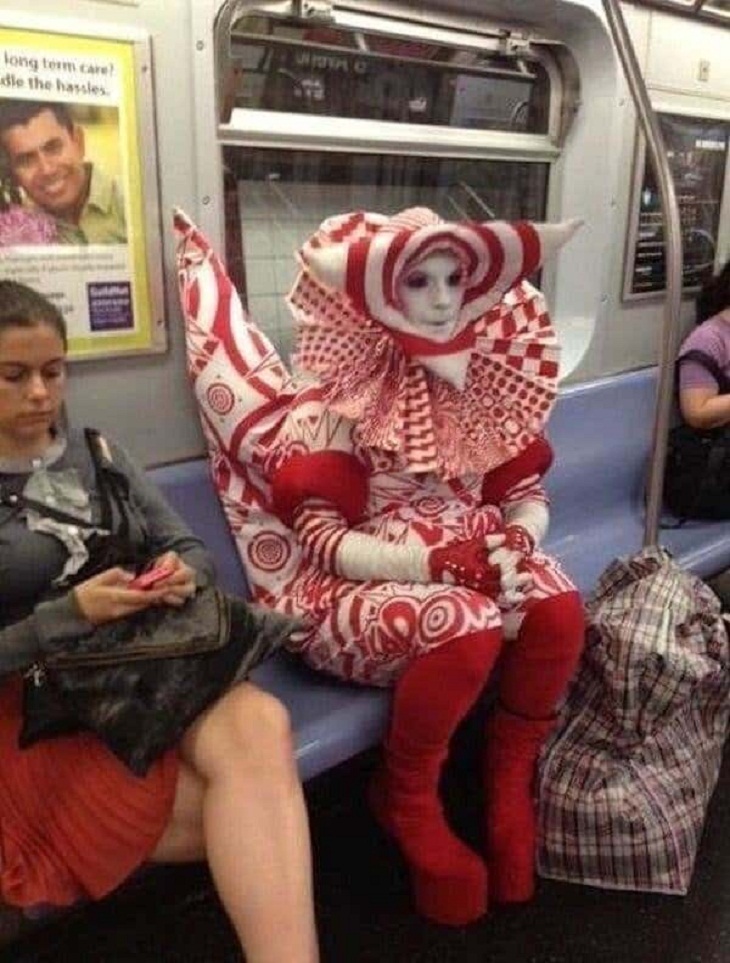 Strange People in the Subway, 