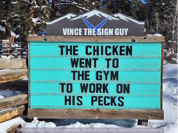 Hilarious Roadside Signs, chicken