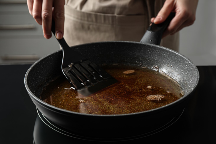 How to Remove Burnt Frying Pans dirty frying pan