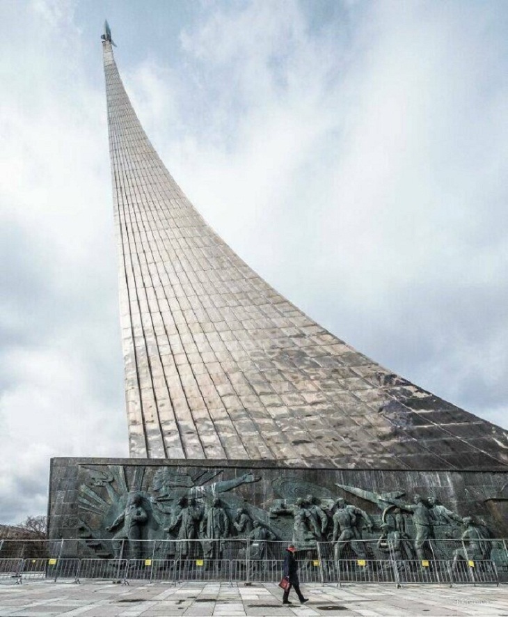 Unusual Buildings, Monument to the Conquerors of Space.