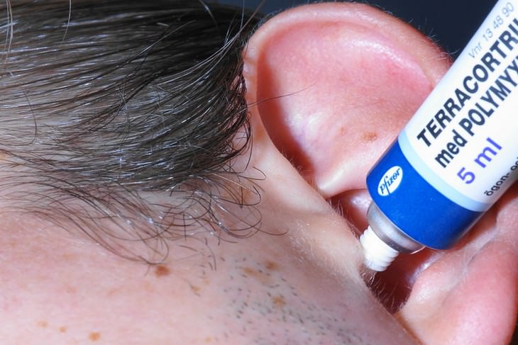 8 ways to harm your ears soften ear wax 