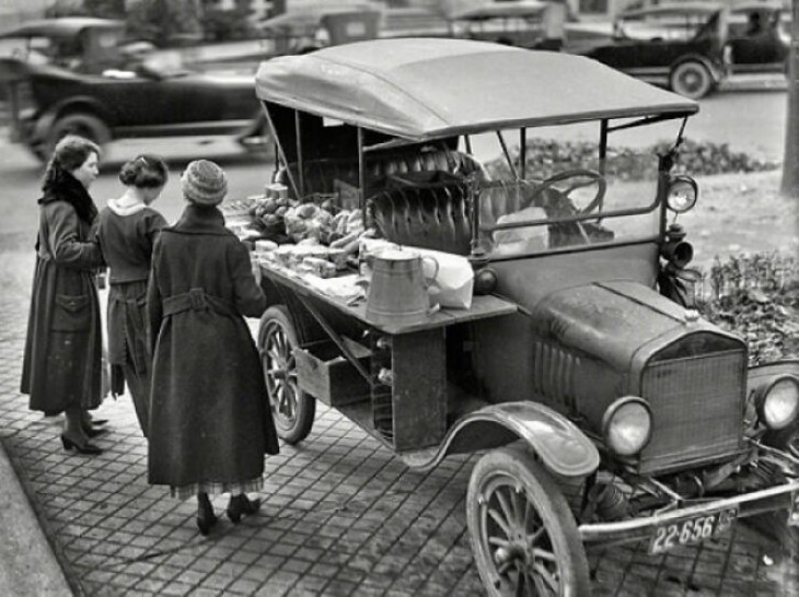 Historical Photos "Washington, D.c., In 1919. Street Lunch Vendor"