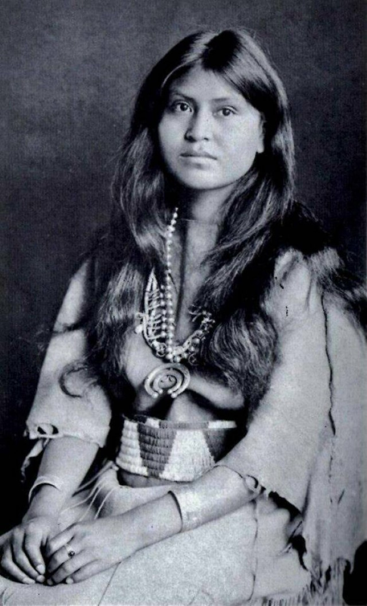 Historical Photos "Loti-Kee-Yah-Tede-The Chief’s Daughter Laguna Pueblo, New Mexico."