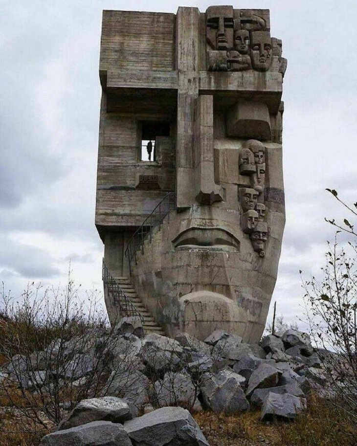 Brutalist Structures, Mask of Sorrow