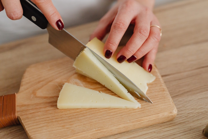 Food Facts Slicing Cheese