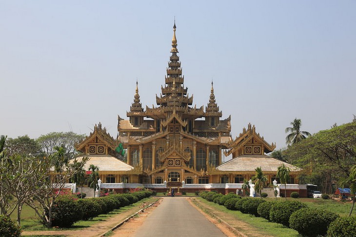 Far East Castles: Kanbawatsadi Palace, Bagu, Myanmar
