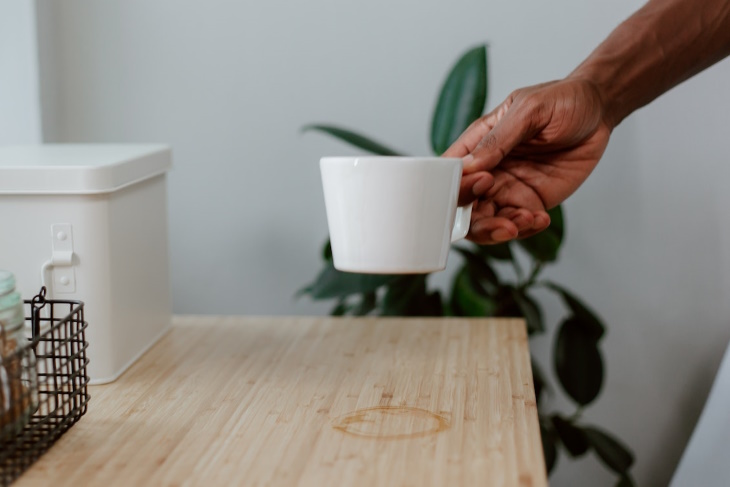 Alka Seltzer Uses Remove coffee stains from cups and furniture