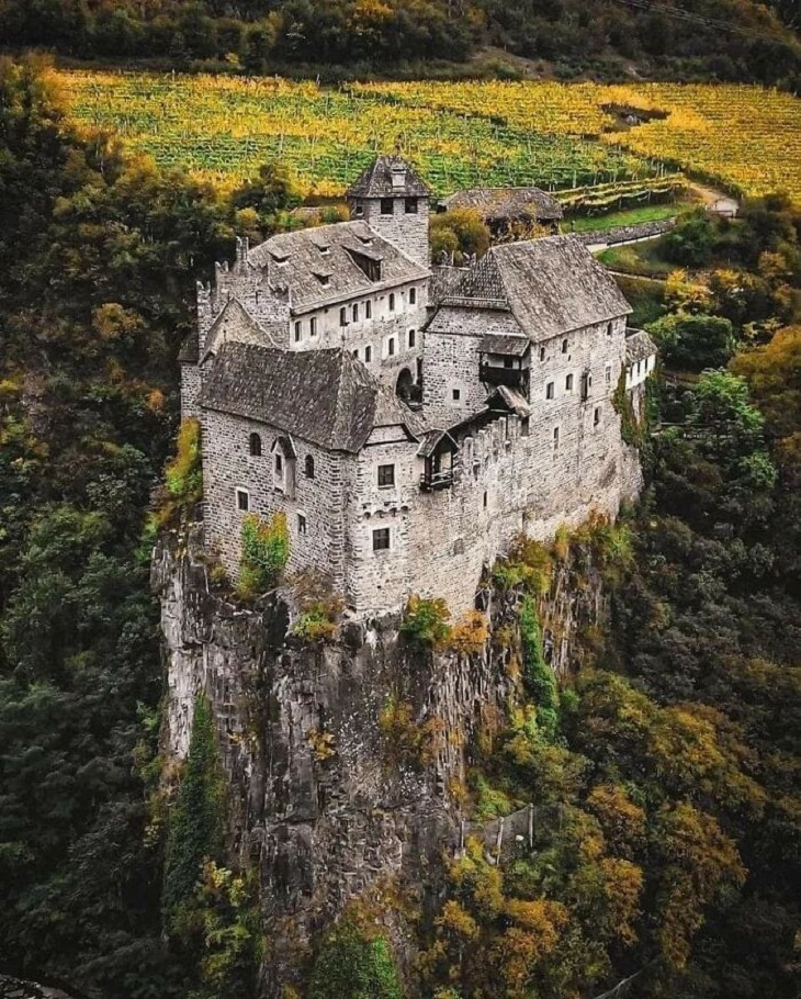 Ancient Creations, Castle Runkelstein