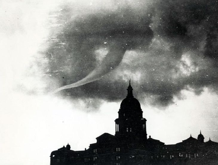 Fotos De Hace 100 Años, Tornado sobre el Capitolio en 1922