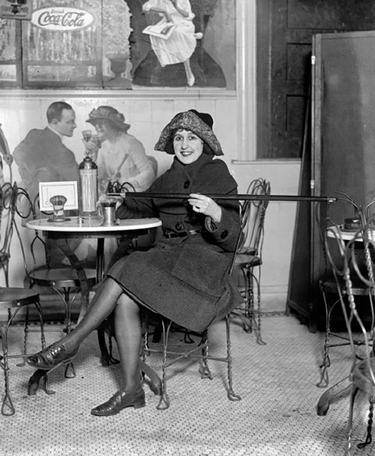 Fotos De Hace 100 Años, Una mujer en Washington, D.C. en 1922