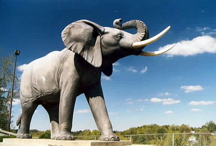 פסלי חיות מפורסמים מסביב לעולם: פסל של ג'מבו הפיל באונטריו, קנדה