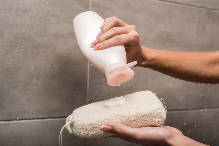 Body Wash vs. Bar Soap, shower gel 