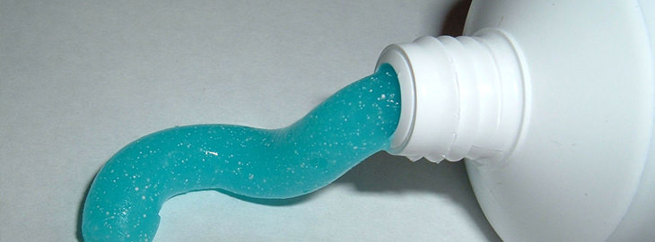 Toothpaste - sour milk smell in baby bottle