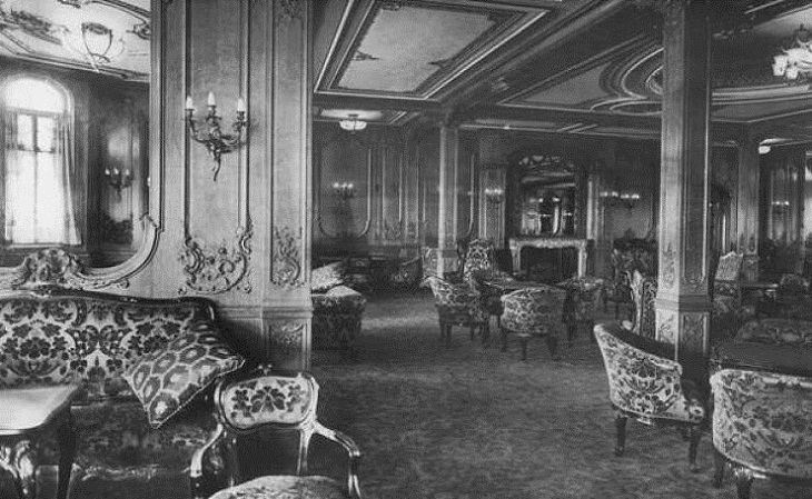 Rare Photos of the Titanic,  first class lounge 