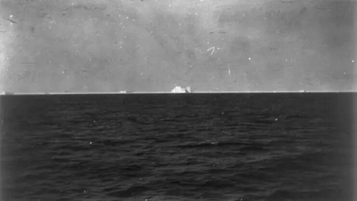 Rare Photos of the Titanic, iceberg 