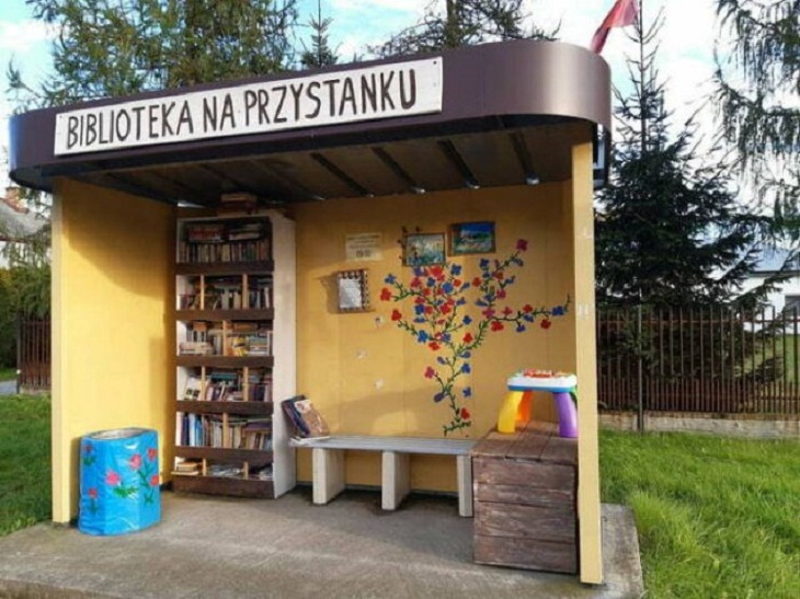 Unusual Bus Stops, library 