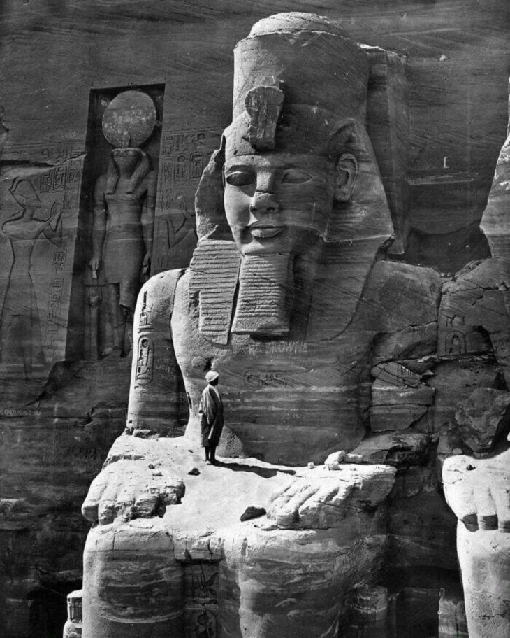 Rare Historical Photographs, statue of Ramesses 