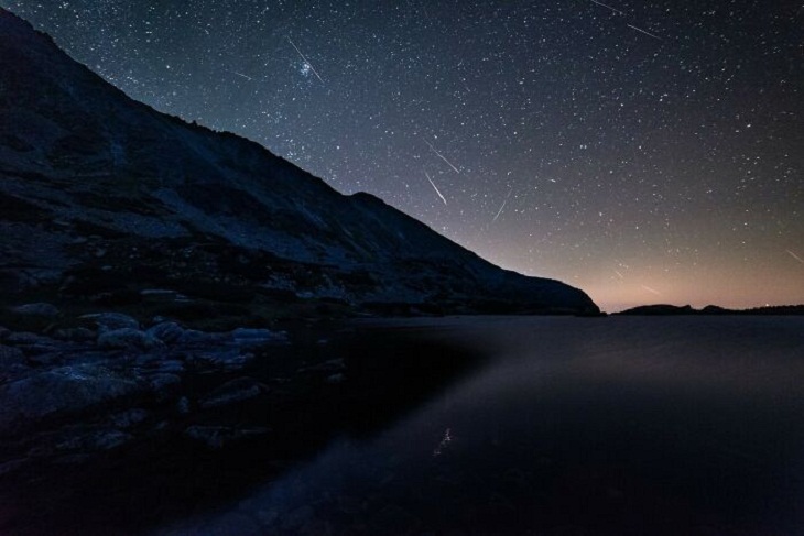 Paisajes Naturales De Eslovaquia, Lluvia de meteoros de las Perseidas sobre Pleso Nad Skokom