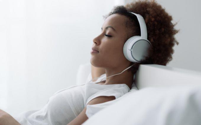 What natural phenomenon reflects who you are: a woman who listens to music